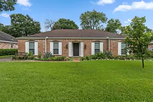 13714 Lynnwood Ln, Sugar Land, TX 77498 - Photo 1