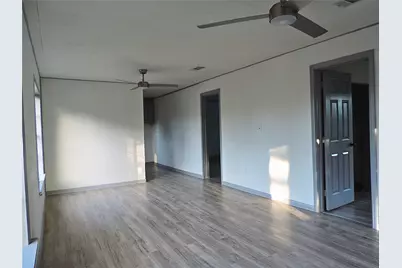 127 S Fenner Avenue, Cleveland, TX 77327 - Photo 3