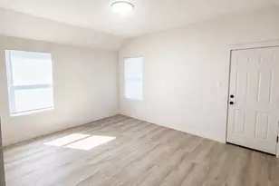 7933 Goode St, Houston, TX 77012 - Photo 9