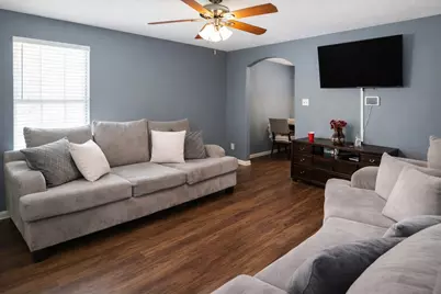 878 Darbydale Crossing Lane, Houston, TX 77090 - Photo 5