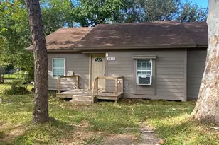 1918 Oleander Dr, La Marque, TX 77568 - Photo 1