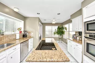 8527 Pearl Lake Dr, Houston, TX 77095 - Photo 11