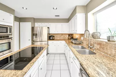 8527 Pearl Lake Drive, Houston, TX 77095 - Photo 15