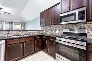 3050 Coreopsis Ct, Dickinson, TX 77539 - Photo 17