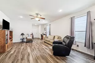 13127 Clifton Hill Ln, Houston, TX 77044 - Photo 5