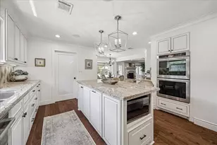 627 Ramblewood Rd, Houston, TX 77079 - Photo 13