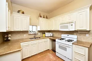 4104 Walker St, Houston, TX 77023 - Photo 5
