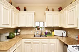 4104 Walker St, Houston, TX 77023 - Photo 7