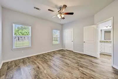 12738 Lake Conroe Hills Drive, Willis, TX 77318 - Photo 25