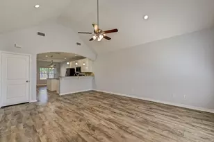 12738 Lake Conroe Hills Dr, Willis, TX 77318 - Photo 11