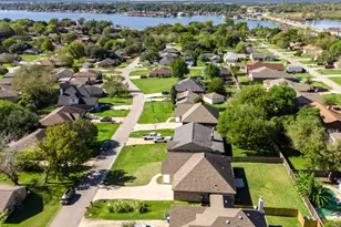 12738 Lake Conroe Hills Dr, Willis, TX 77318 - Photo 3