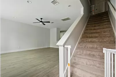 2020 Bailey Street, Houston, TX 77006 - Photo 11