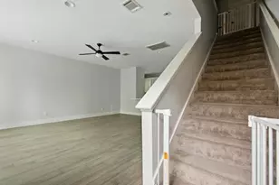2020 Bailey St, Houston, TX 77006 - Photo 11