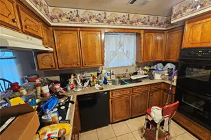 1051 W Donovan St, Houston, TX 77091 - Photo 7