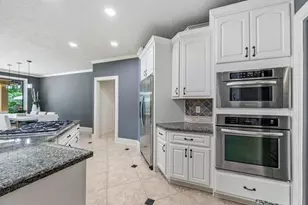27722 Tiverton Ct, Spring, TX 77386 - Photo 11