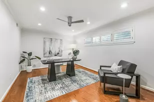 12326 Old Oaks Dr, Houston, TX 77024 - Photo 17