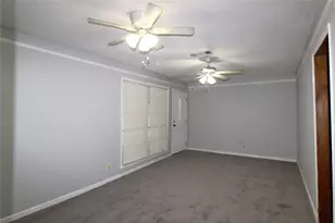 402 Chandler Dr, Baytown, TX 77521 - Photo 3