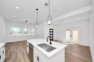 8106 Locksley St, Houston, TX 77078 - Photo 21