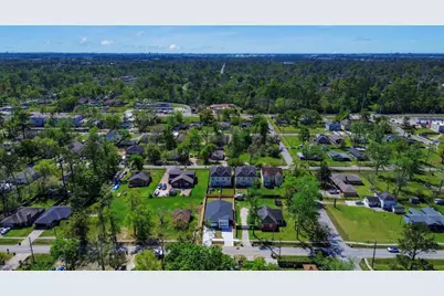 8106 Locksley Street, Houston, TX 77078 - Photo 41