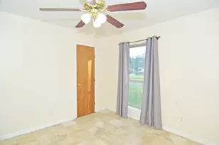 1716 Dolphin Dr, Seabrook, TX 77586 - Photo 15