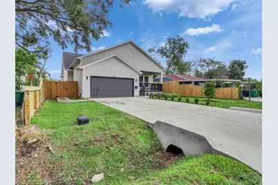 10513 Chesterfield Drive, Houston, TX 77051 - Photo 3