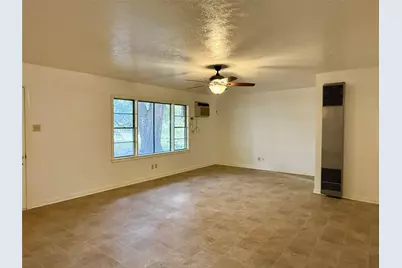 219 Moore Street, Navasota, TX 77868 - Photo 5