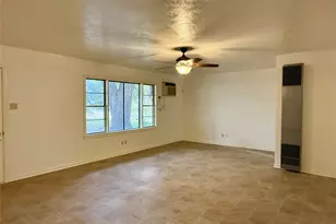 219 Moore St, Navasota, TX 77868 - Photo 5