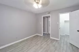 5929 Queensloch Dr, Houston, TX 77096 - Photo 9