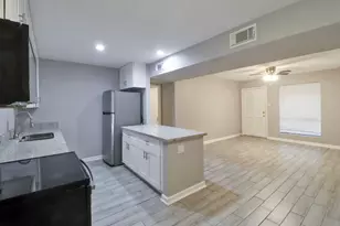 5929 Queensloch Dr, Houston, TX 77096 - Photo 5