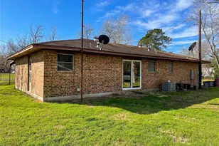401 Anderson Rd, Cuero, TX 77954 - Photo 21