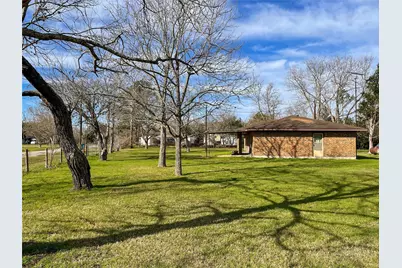 401 Anderson Road, Cuero, TX 77954 - Photo 23