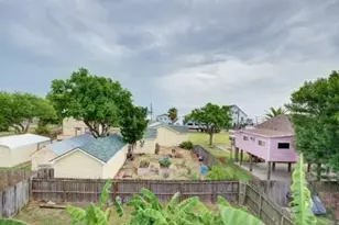 641 4th St, Dickinson, TX 77539 - Photo 29