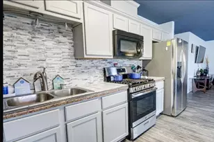 641 4th St, Dickinson, TX 77539 - Photo 11