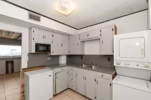 1503 Blue Water Dr, Freeport, TX 77541 - Photo 11