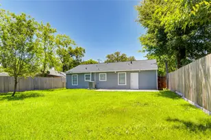 8921 Oak Knoll Ln, Houston, TX 77078 - Photo 15