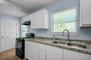 8921 Oak Knoll Ln, Houston, TX 77078 - Photo 7