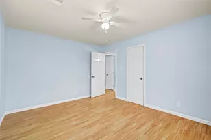 8921 Oak Knoll Ln, Houston, TX 77078 - Photo 27