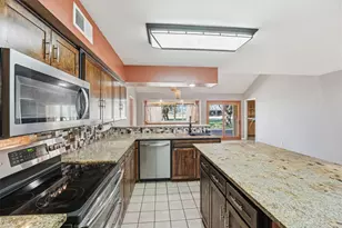 5610 County Rd 823, West Columbia, TX 77486 - Photo 7