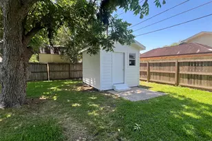 1704 Richardson Ln, Baytown, TX 77520 - Photo 27