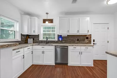 305 South 15th Street, West Columbia, TX 77486 - Photo 7