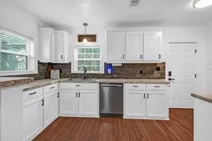 305 S 15th St, West Columbia, TX 77486 - Photo 7