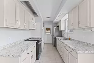 11914 Meadowtrail Ln, Meadows Place, TX 77477 - Photo 9