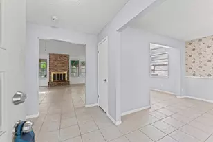 11914 Meadowtrail Ln, Meadows Place, TX 77477 - Photo 5