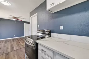 15242 Dogwood Tree St, Houston, TX 77060 - Photo 17