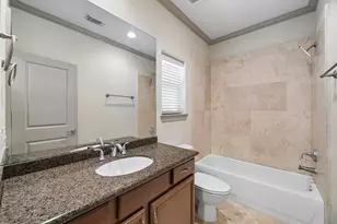 6304 Prague St, Houston, TX 77007 - Photo 9
