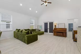 409 Little Spg Ct, Anahuac, TX 77514 - Photo 19