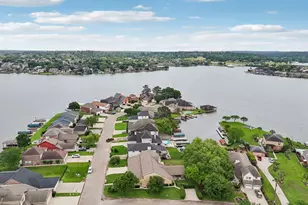 9243 Deepwater Dr, Montgomery, TX 77356 - Photo 47