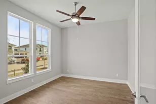 10823 Sandy Iss Ct, Cypress, TX 77433 - Photo 5
