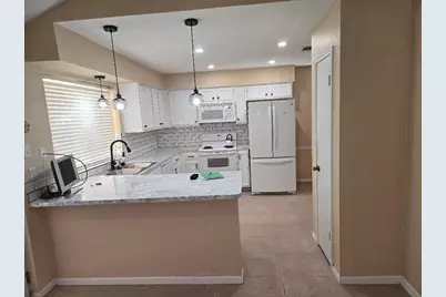 7911 Southmeadow Drive, Houston, TX 77071 - Photo 5