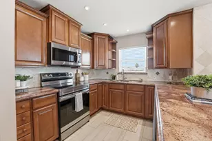 13684 Mutiny Ln, Galveston, TX 77554 - Photo 15